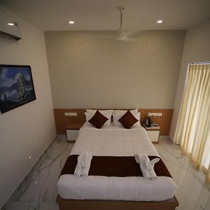Deluxe Double or Twin Room River View